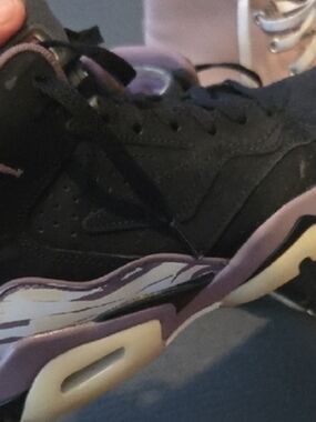 Jordan Women's Black and Lavender Retro Sneakers